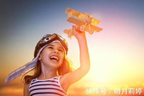 父子俩|3岁孩子每天玩玩具车,导致眼睛几乎失明,这类玩具家长别再买了