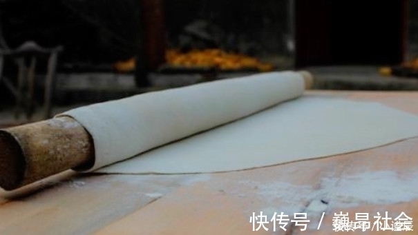 香菇|做手擀面时，万万不要再用水和面了换成它，面条更嫩滑，更筋道