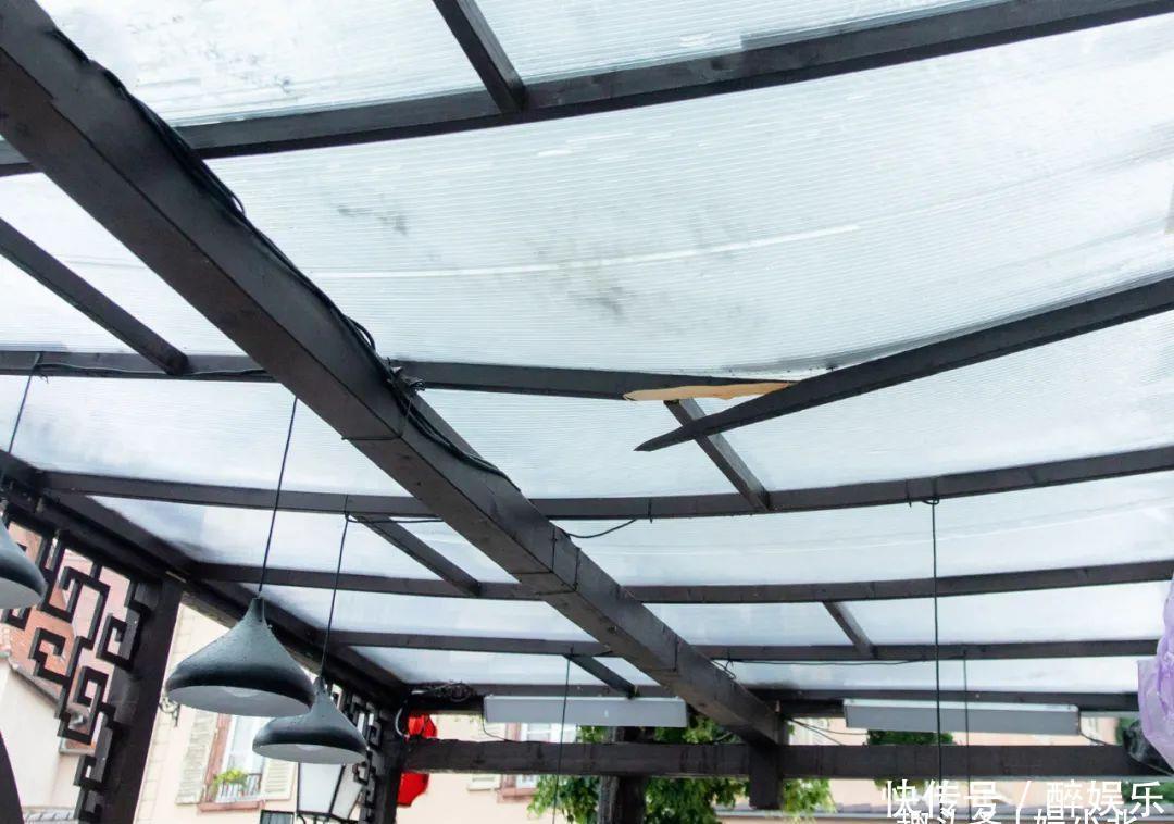 节目|《中餐厅》黄晓明揭工作人员藏身处,紧靠灶台又热又闷,太辛苦