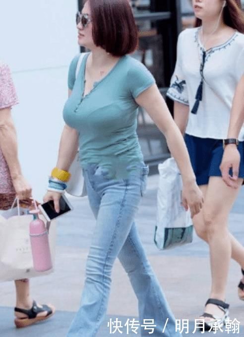 潮流小姐姐皎若秋月,优雅又气质,绽放柔情似水的气质