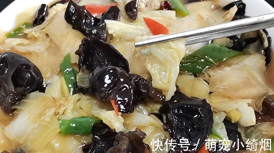 青辣椒|它有“素食之王”的美誉，鲜嫩爽滑，营养又美味，热量低，还养人