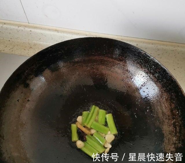 下饭|红烧小鱼，鱼肉鲜嫩，美味下饭！