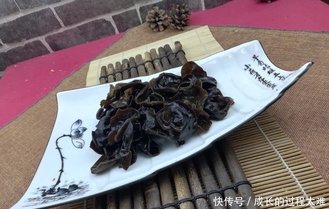 豆腐只需简单一步就能去豆腥味还瓷实，豆腐素包子这样调馅才经典