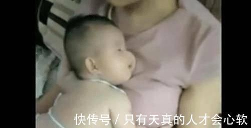宝宝们|实拍宝宝每次都要这样睡觉,妈妈一动也不敢动,母爱真是伟大
