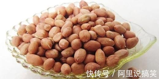 坚果|4种食物是血脂的“小福星”,每天一口,高血脂跪地求你给条活路