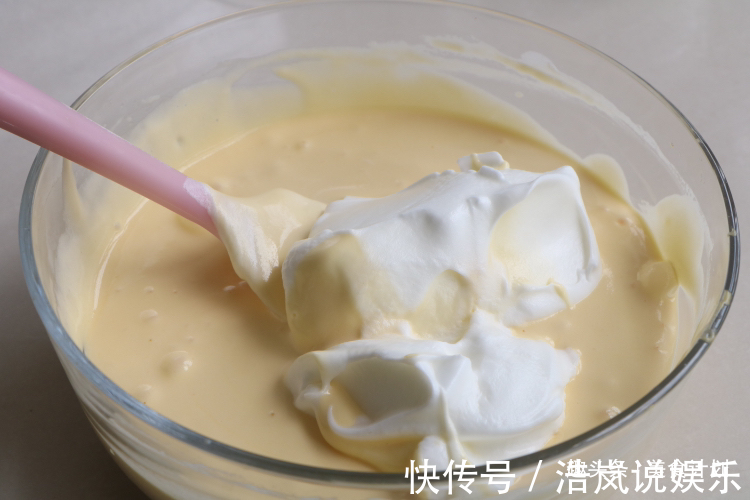 电饭煲蛋糕老是失败掌握小技巧，不回缩不塌陷，比烤的还好吃