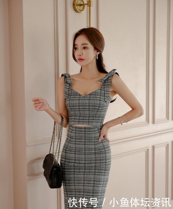 苗条|简单大方的连衣裙,展现完美的身材线条,让你成为人群中的焦点