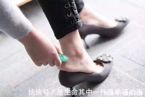 大长腿 那些整天穿着尖头、细高跟鞋的女人们不觉得脚痛且很累吗?你都有哪些穿鞋的经验?