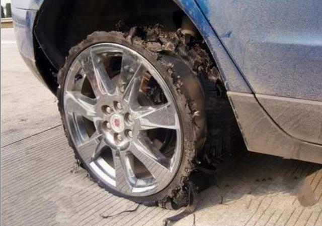 膝关节|膝关节很奇怪,上下楼梯,蹲起蹲起就疼,走平路不疼,咋回事