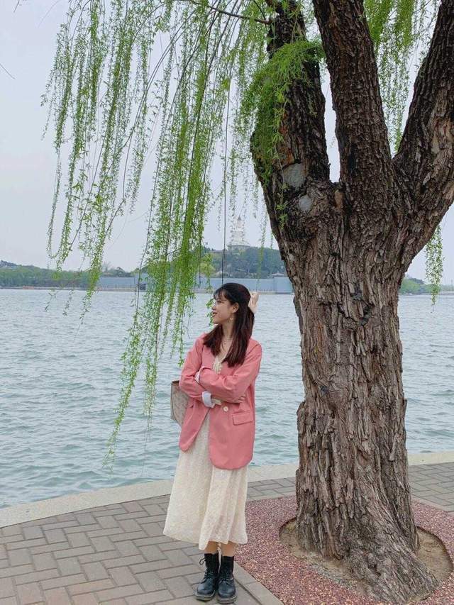 衣橱|气质女神衣橱里必备的衣服款式，西服和连衣裙，不光百搭还高级