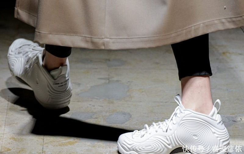 买单吗？川久保玲x Nike 联名黑魂太空鞋登场