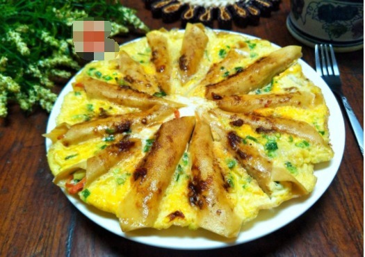 3个鸡蛋，2张豆腐，独特做法，3分钟出1张大饼，解决全家人的早餐