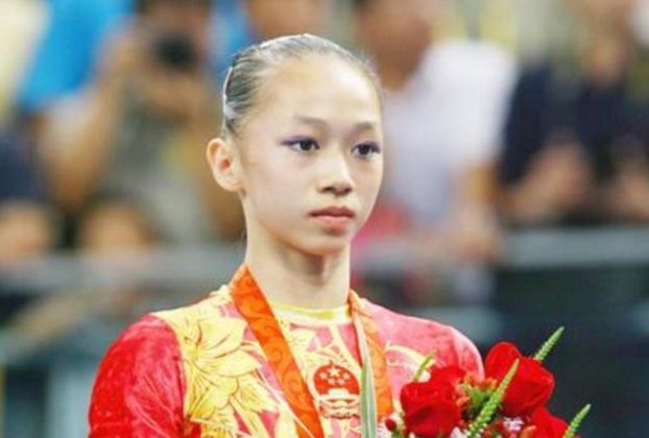 江钰源|体操奥运冠军近日结婚了，被大家称为“小章子怡”，如今笑容满面