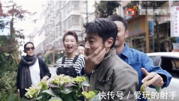 中央臺|撒貝寧錄節(jié)目嘴巴被膠帶封住!撕下一刻痛到失聲,唇毛直接被扯掉