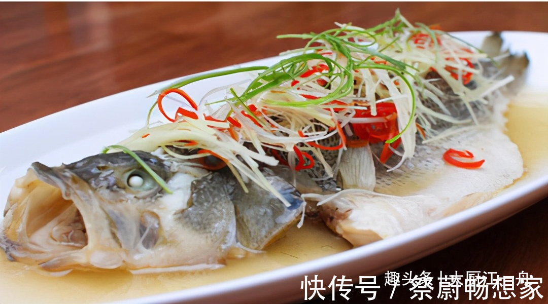 料酒|不管蒸什么鱼,切记不要放精盐和料酒,教你一招,鱼肉鲜嫩无腥味