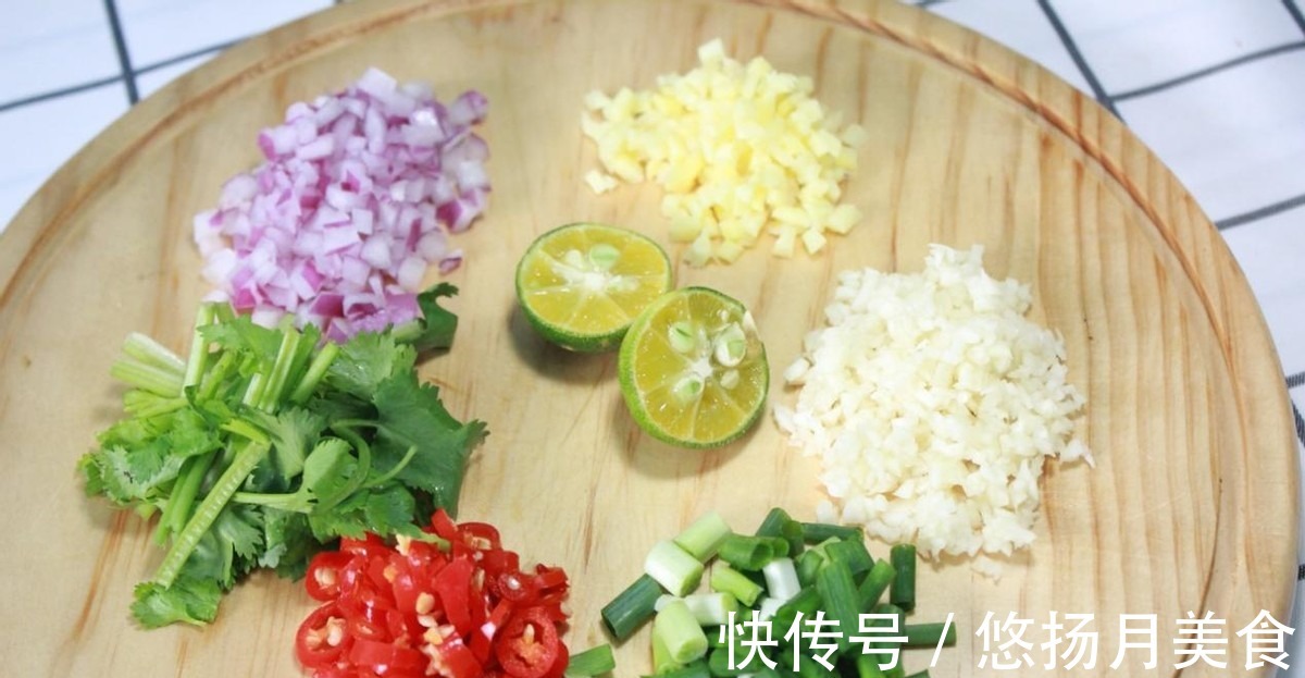 鲜美|花甲营养丰富,味道鲜美,酸辣味好吃到舔手指!