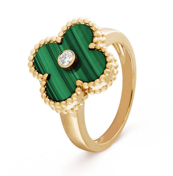 孔雀石|今年大热的绿色系，有哪些大牌首饰值得入手？