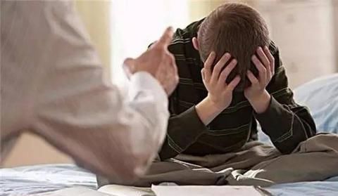 看穿|小学生偷改成绩变98分, 宝妈一眼看穿: 你忘了一个最大的漏洞