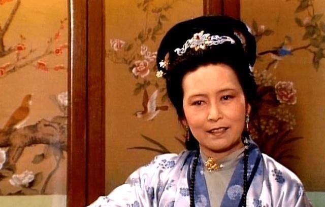 林黛玉@王夫人东让,让黛玉坐贾政的位置,揭示了林黛玉真正的身份