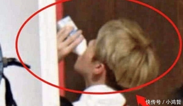 安慕希 《跑男》中大家为了打广告都喝过安慕希酸奶,唯独他始终没有喝过