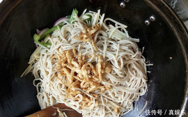 春天,多做这个面给孩子吃,促进身体营养发育,孩子个儿长得快!