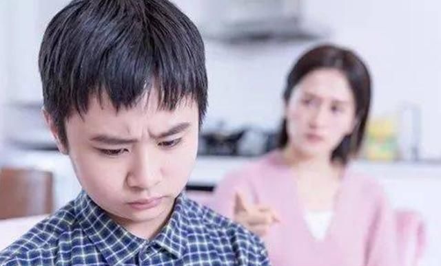 李玫瑾|李玫瑾当孩子学会顶嘴时,家长多说3句话,孩子以后会来感激你