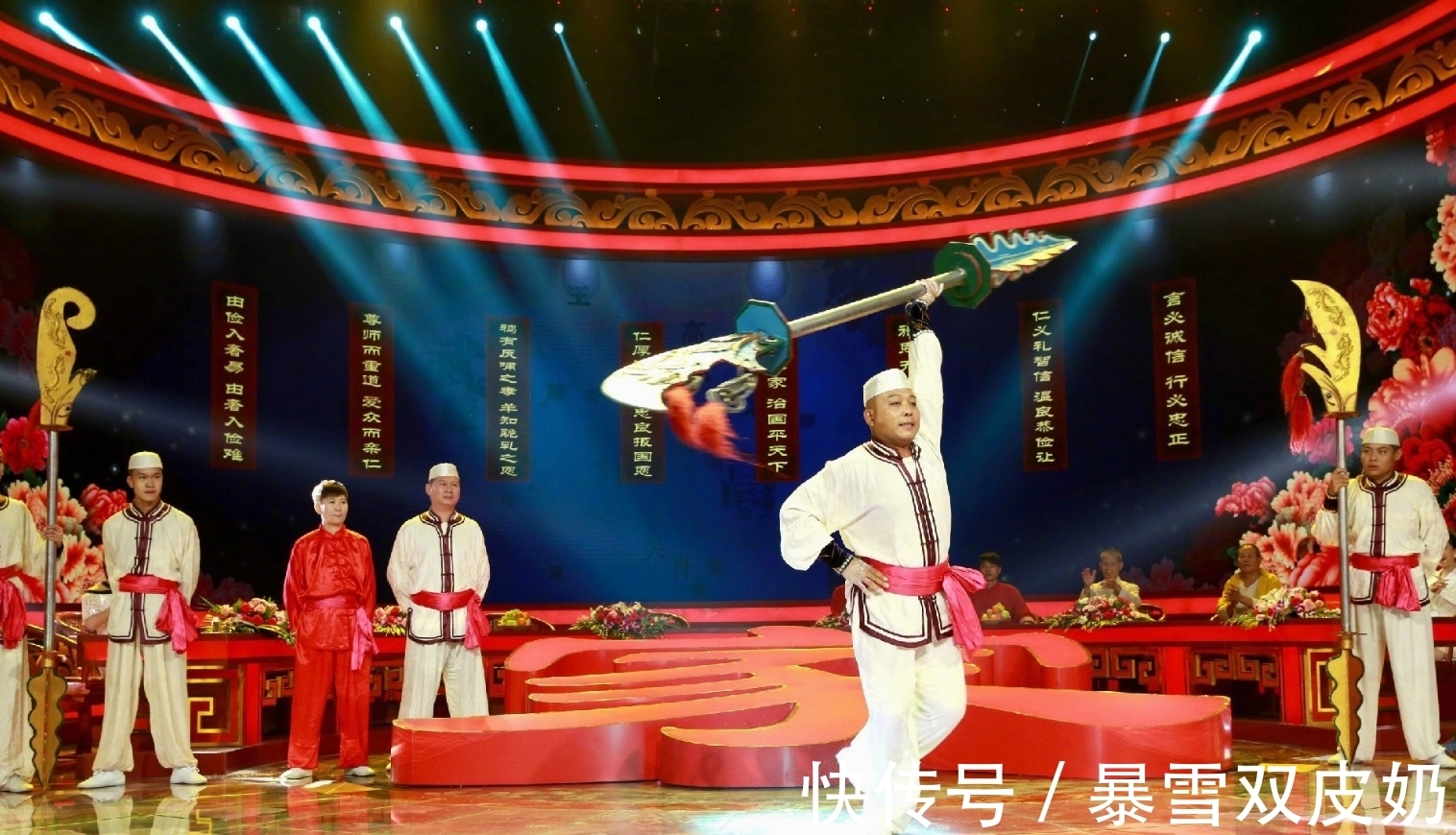 先生$曹金藻的功夫造诣如何?师承回族剑客马万顺,曹氏重刀第3代传人