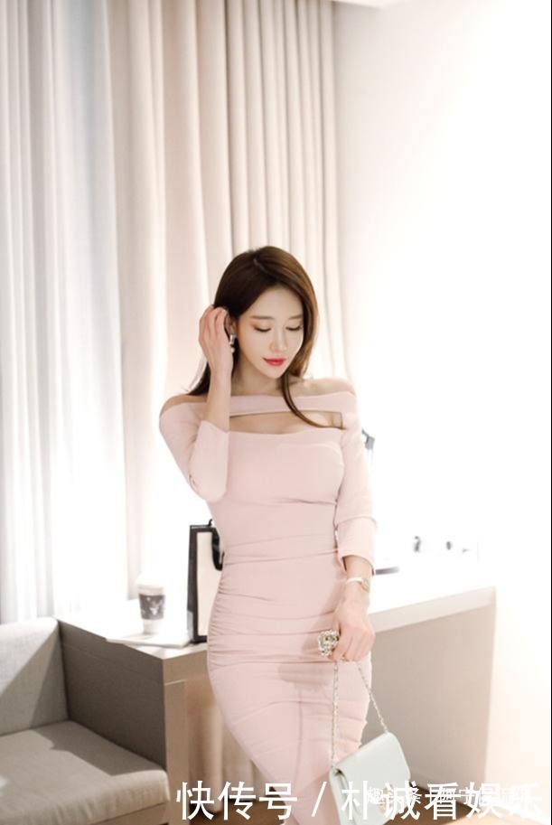 裙子|郑有贞身上这条个性时尚的连衣裙,修身+一字肩的造型增添精致感