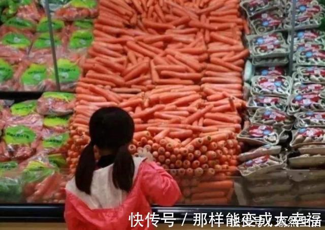 饼干|“你家孩子偷了东西,不信搜身”,宝妈一句话,工作人员立刻放行