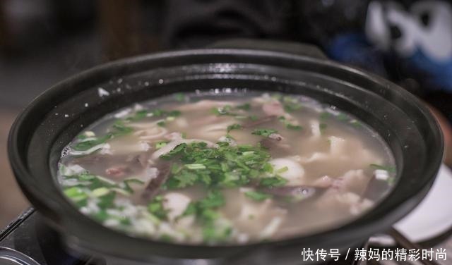 大连最正宗羊肉馆环境凸显宁夏风,食材均从原产地运过来