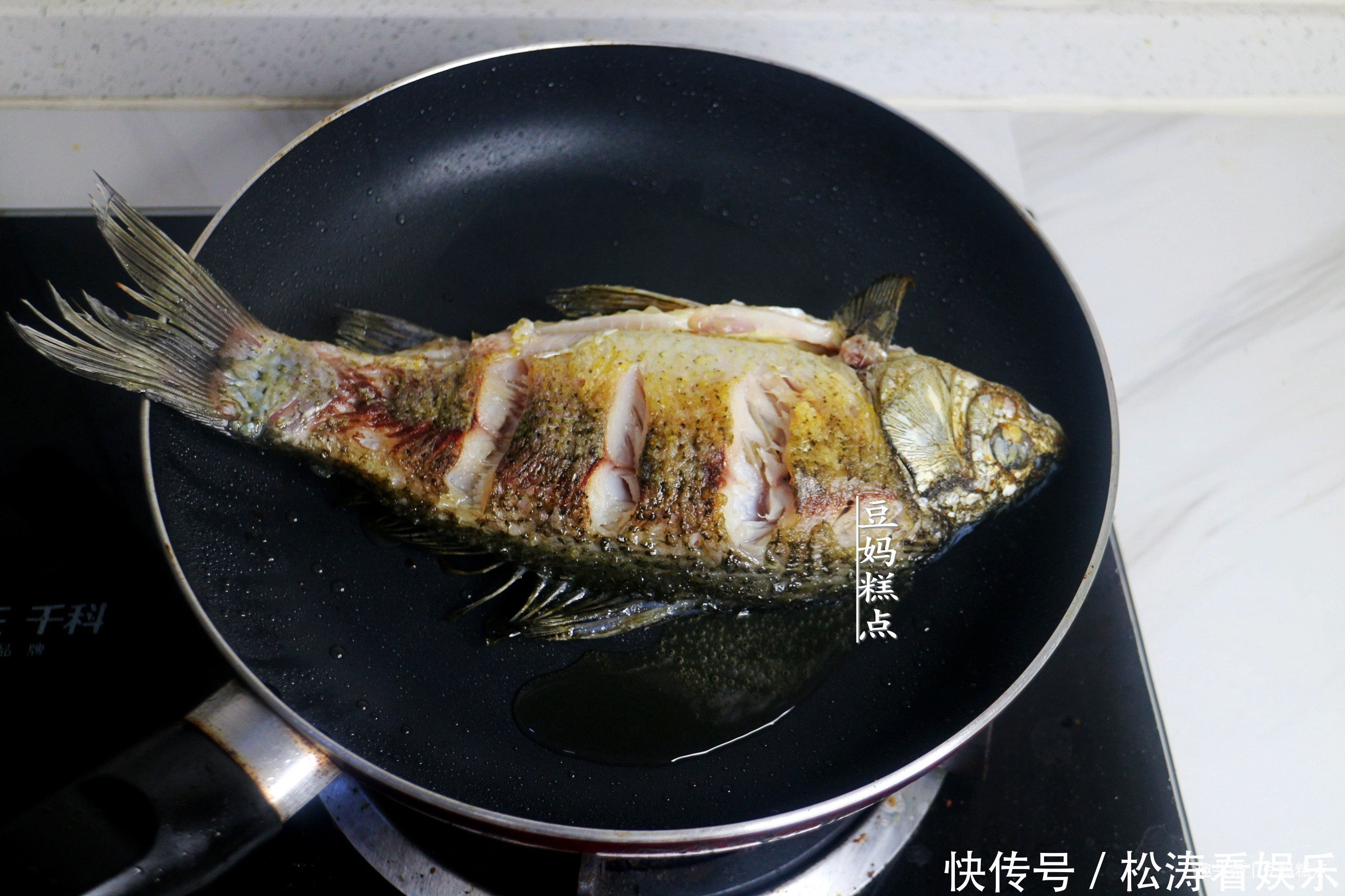 营养|鲫鱼汤的正确做法,记住3点,汤鲜味美,营养丰富