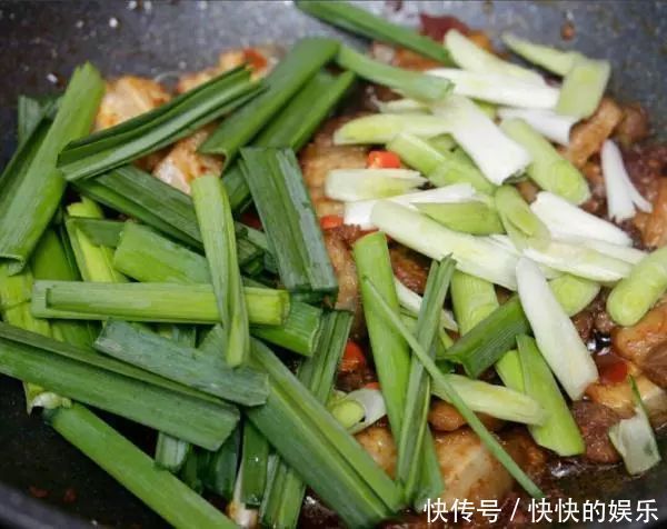 回锅肉,这样做才好吃色泽红亮,肥而不腻