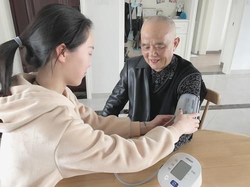 老年人|70以上老年人,标准血压和心率应该是多少?不懂的人望你早了解