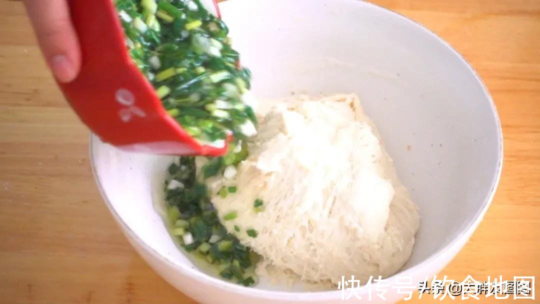 葱油饼这样做才香!这个方子值得收藏,厨艺不好也能成功