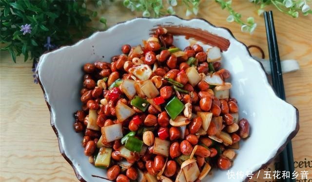 推荐一道年夜饭下酒菜,喝酒人的最爱,越吃越香,百吃不腻