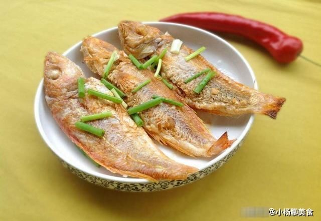 煎鱼|不管煎什么鱼，只要记住这3点，保证不粘锅不破皮，鱼又香又嫩