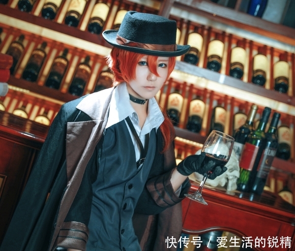 文豪野犬中原中也cos 面容精美的小哥哥 邪魅迷人 快资讯