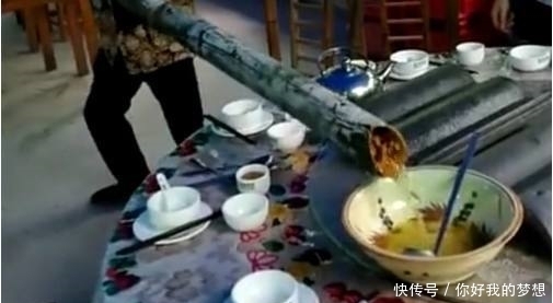  85后夫妻在山上开了一个饭店，为了招揽客人，想出这样的办法，