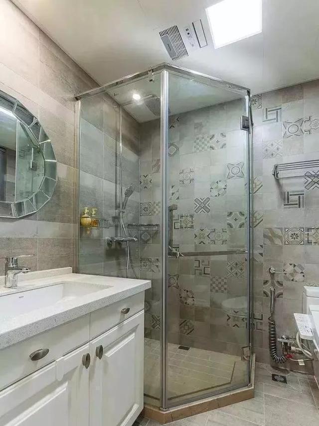 卫生间隔|卫生间就这样装非常漂亮,洗澡也方便,一天连洗三次都不过瘾