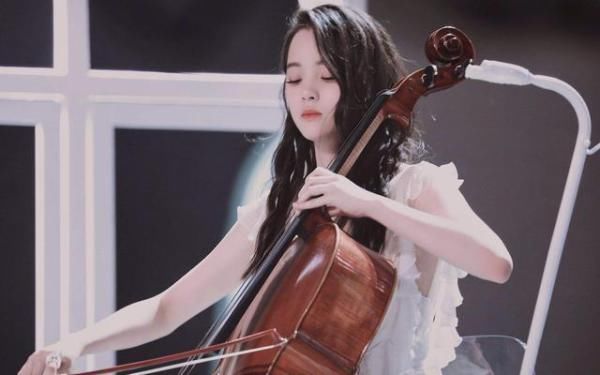 歐陽娜娜|歐陽娜娜參加《奔跑吧》,聽清對baby的稱呼,一句話明白她倆關系