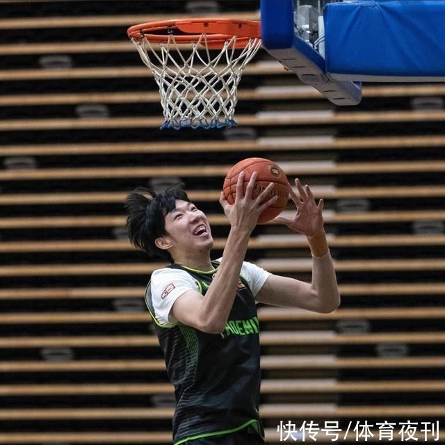 nb周琦无恙，前NBA球星驰援郭士强，李弘权接近登场!