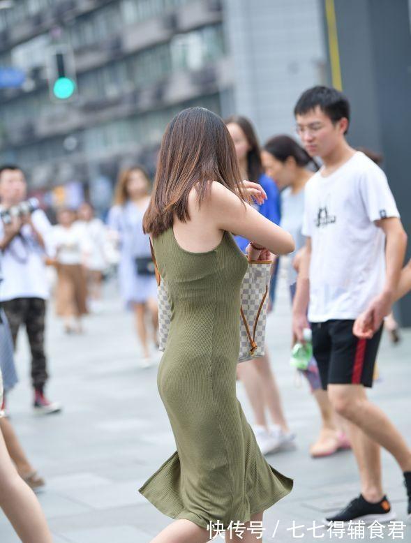 连衣裙|连衣裙这样穿,又洋气上档次,穿出一个优雅淑女的感觉