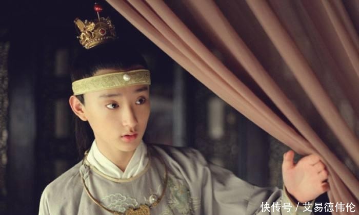 原因|贾宝玉是贾府最受宠的晚辈,为什么他最缺钱?原因不简单