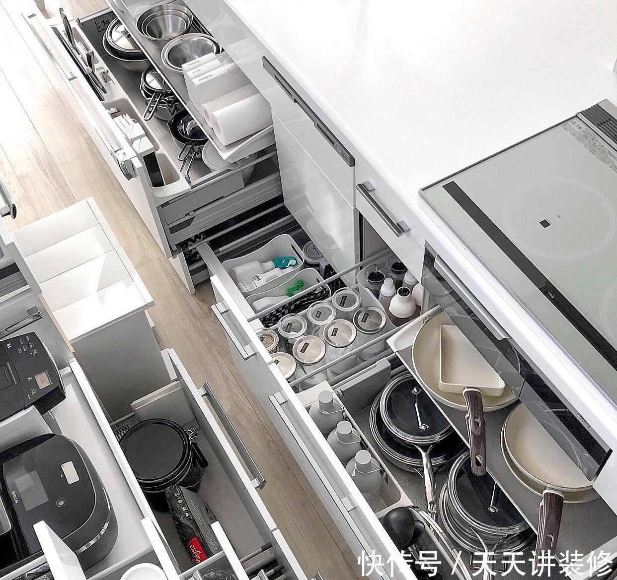 看完这个日本主妇的厨房收纳技巧,超级佩服,这也太整齐干净了