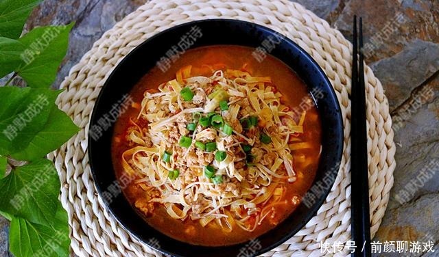 宅在家,我隔三差五做此菜,下饭又过瘾,还不长肉,做法超简单