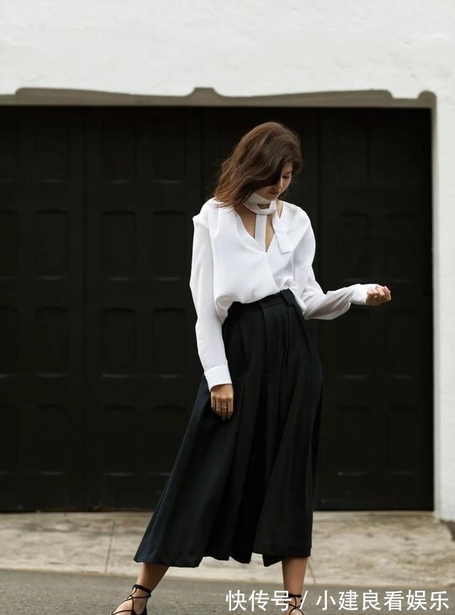 小姐姐|今夏，衬衫+半身裙才最“合拍”，青春又时尚，小个子都爱了