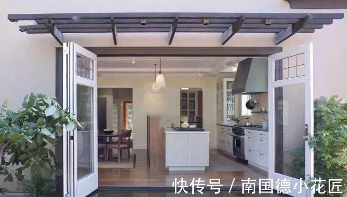 推拉门|厨房别装推拉门了，占地还不结实！现在流行这样装，宽敞明亮大气