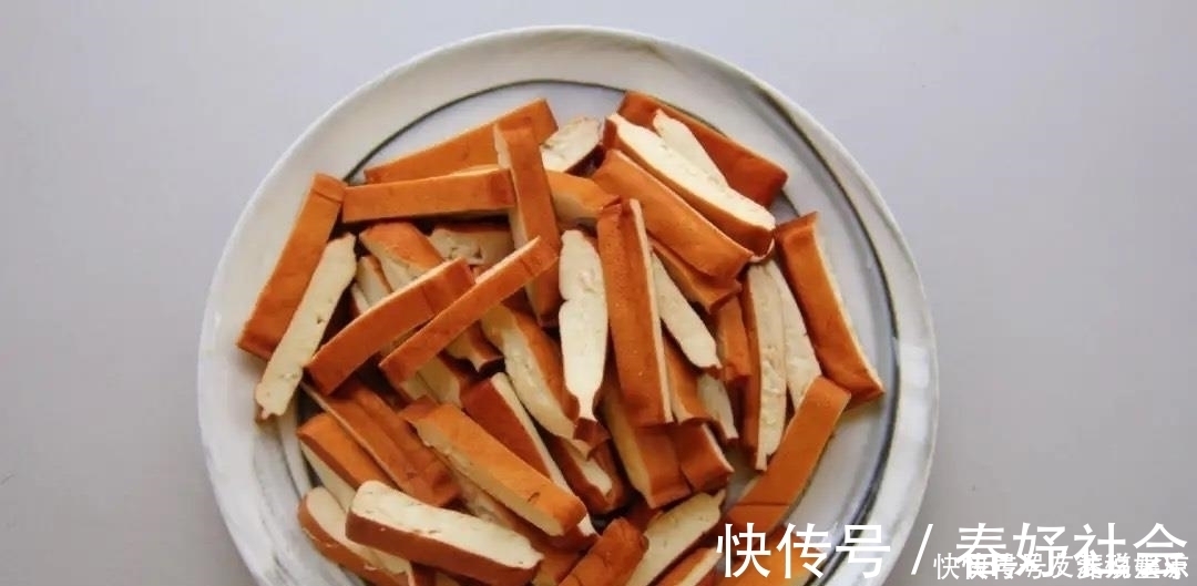 韭苔炒香干|它被称为肠道“推粪机”,润肠效果极好,排出体内宿便一身轻松