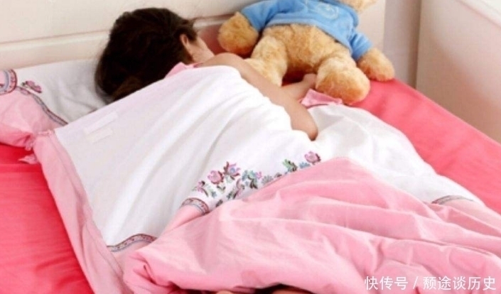 性格|孩子跟谁睡,可能会影响他的性格?父母长点心,可别不当回事