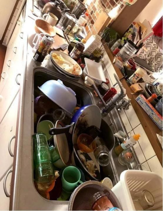 儿子|全职太太生病卧床三天,晒“居家照”引网友心疼:嫁了个“儿子”